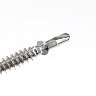 Tornos de perforación automática de cabeza plana Phillips de acero inoxidable con alas para la instalación